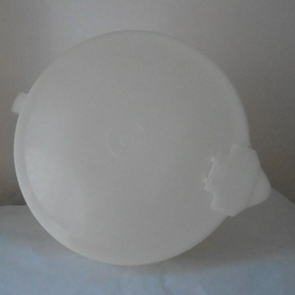 VTG Tupperware White Mix N Store 8 Cup 2 Quart Handled Batter Bowl #500-1 w/Lid - Picture 3 of 9